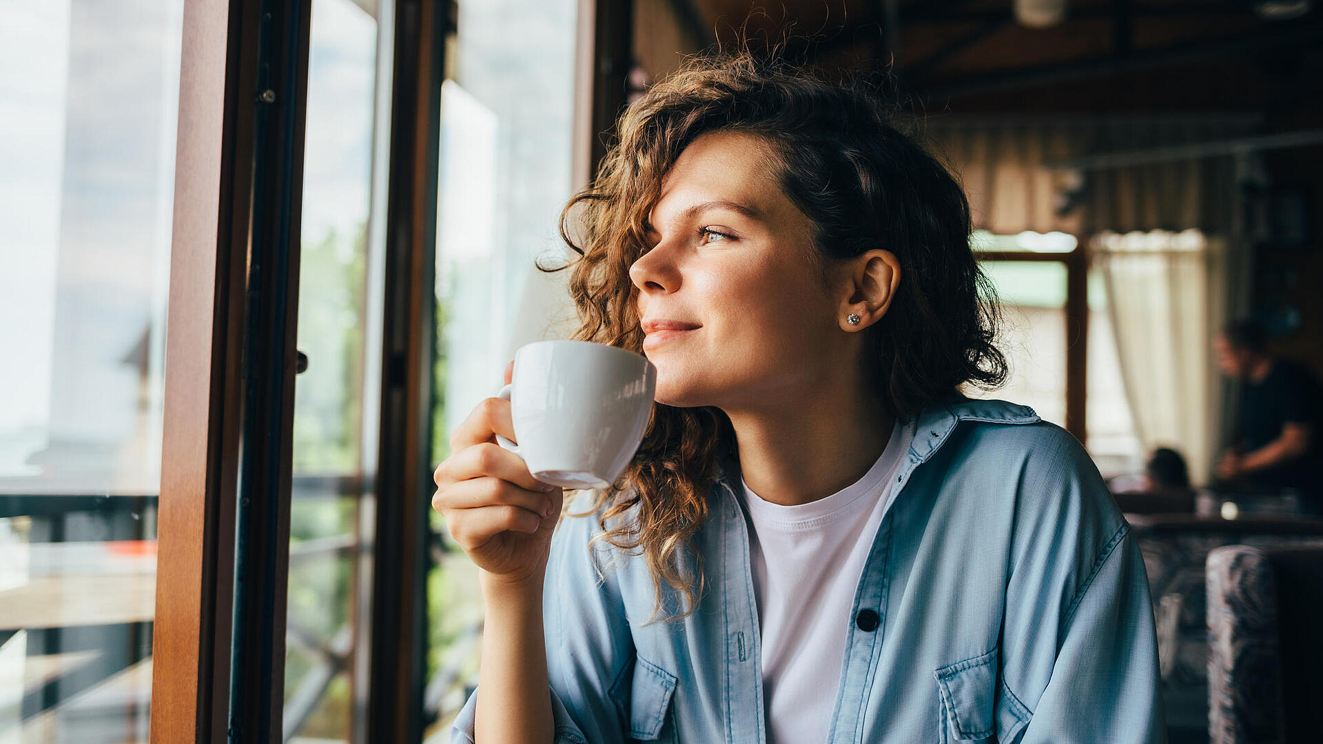 Patientin trinkt Kaffee