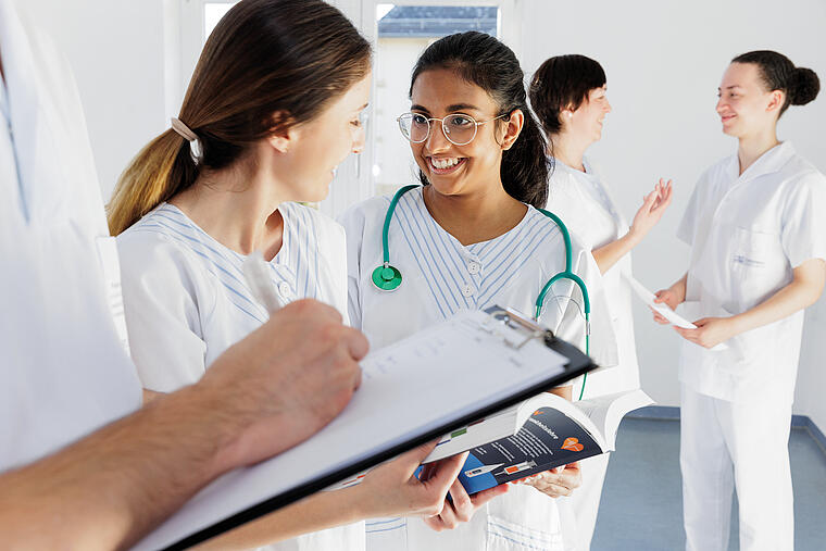 Ausbildung, Studium & Praktika